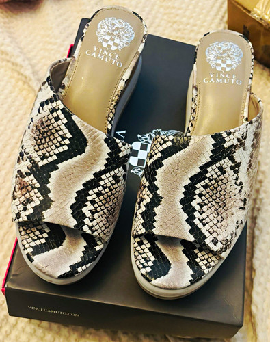 Vince Camuto Women’s Beige Leather Slip-On Sandals US 8 Pre-Owned Good