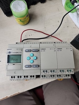 Omron ZEN-10C4DR-D-V2 Programmable CPU Relay, 12-24VDC, + 8E1DR X2 FAST SHIP 