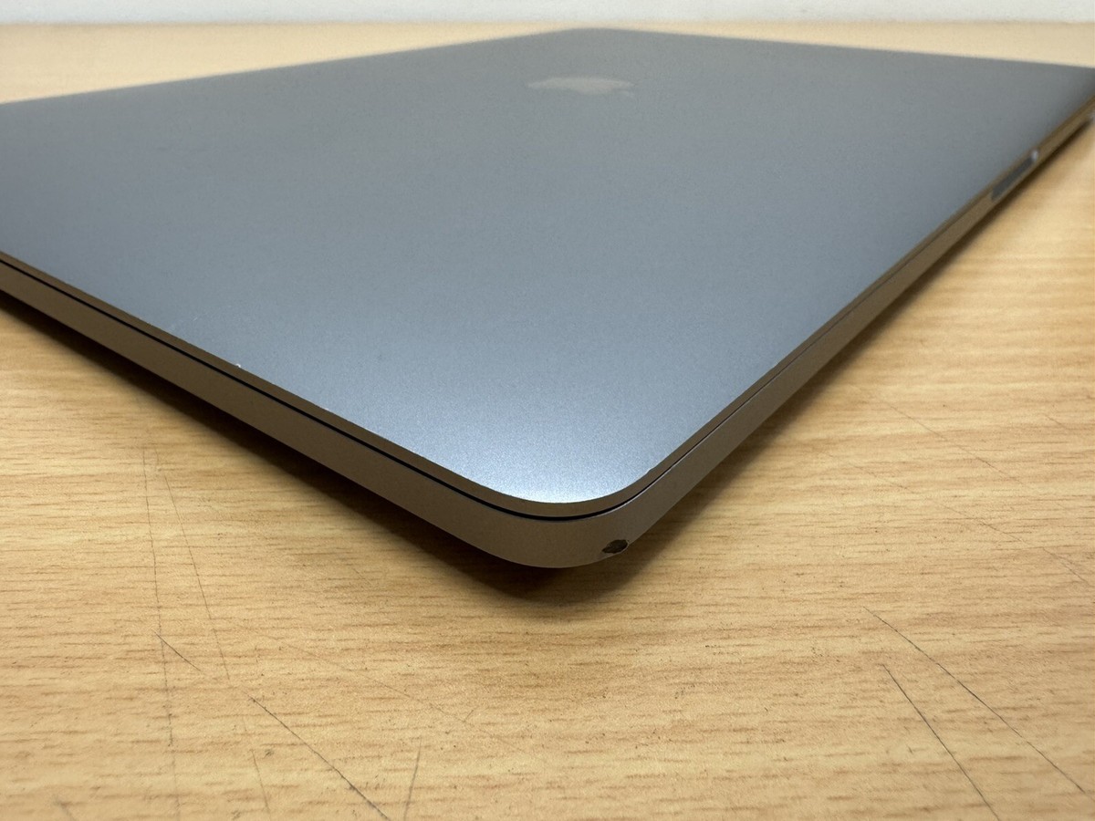 Apple Macbook Pro (2016) - 15