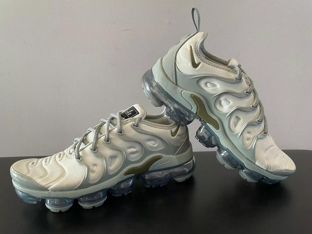 Light grey 2024 vapormax plus