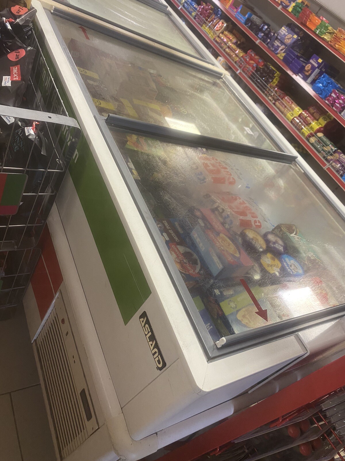 2.5M JUMBO DISPLAY CHEST FREEZER FOR CONVENIENCE