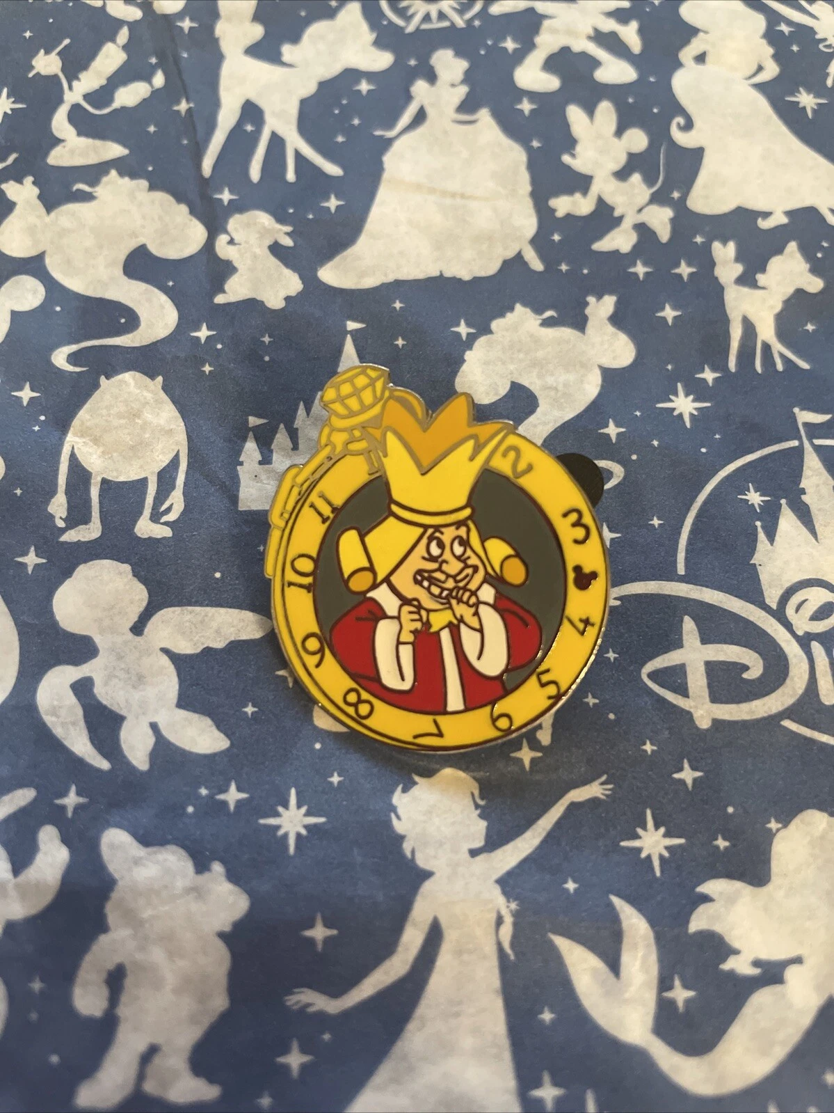 Authentic Disney King Hearts Gold Pocket Watch Alice Wonderland Pin (U2:51712)