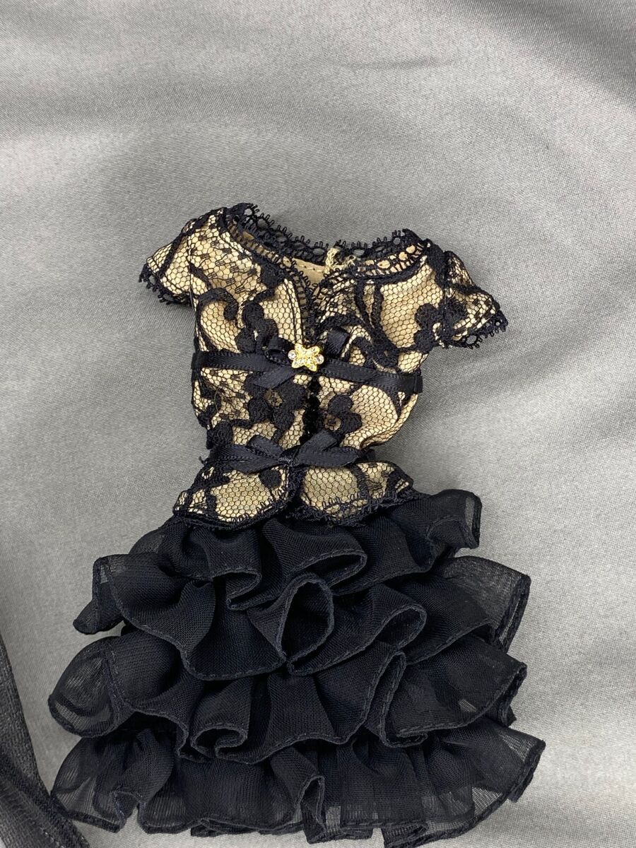 A Trace of Lace Doll Silkstone Barbie Blonde Platinum Label A Trace of Lace Doll Silkstone Barbie Blonde Platinum Label