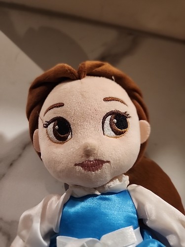"Muñeco de peluche Bella y la Bestia de la colección Disney Animators 12"" multicolor" - Imagen 2 de 12