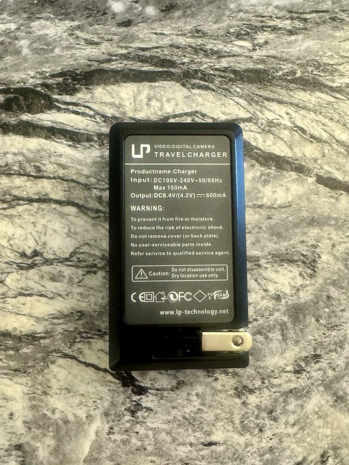 Cargador de Cámara Video/Digital 100-240V 50/60hz Salida 8.4V 600mA SA0166 Foto 2 de 4