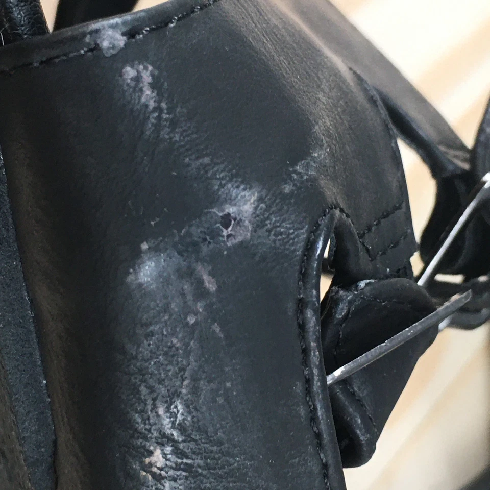 Sandalias para mujer Journee Collection 7,5 Gladiador negras imitación cuero informales NUEVAS Foto 4 de 4