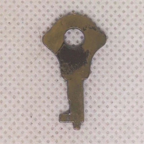 Vintage diary jewelry case key - product listing photo