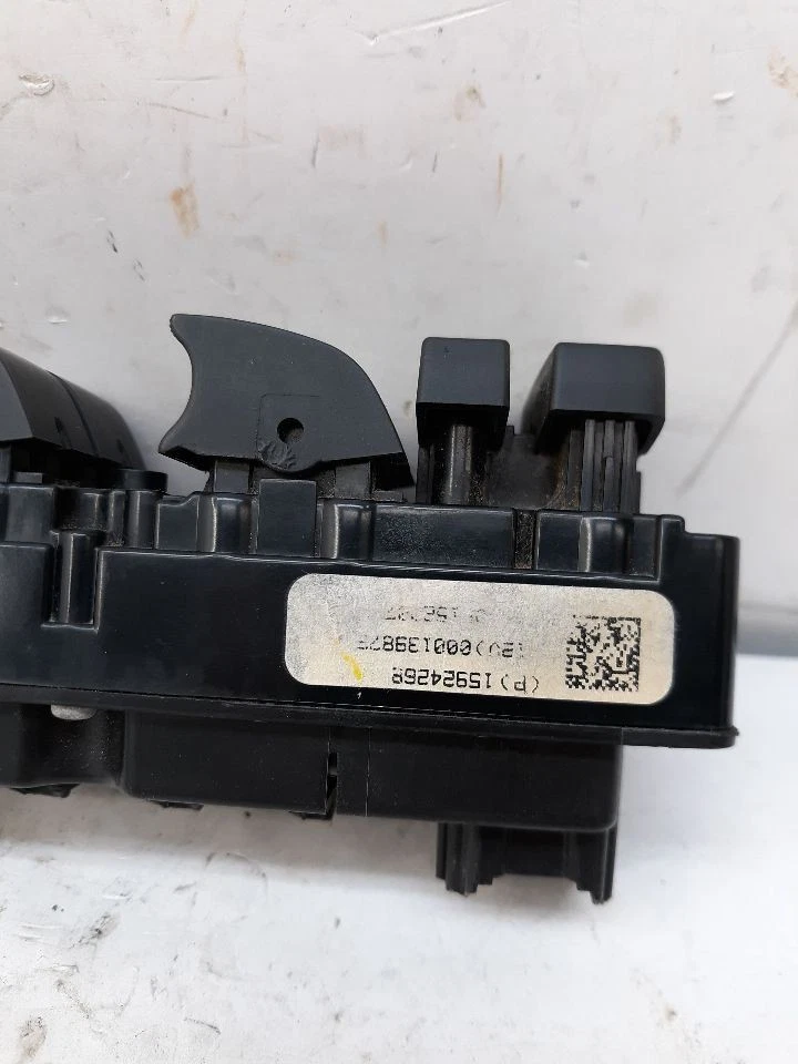 Interruptor de puerta delantera del conductor maestro del conductor se adapta a camioneta Sierra 2500 07-14 82247 Foto 3 de 4