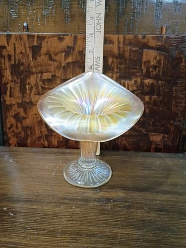 Jack-in-the-pulpit Carnival Glass Vase.