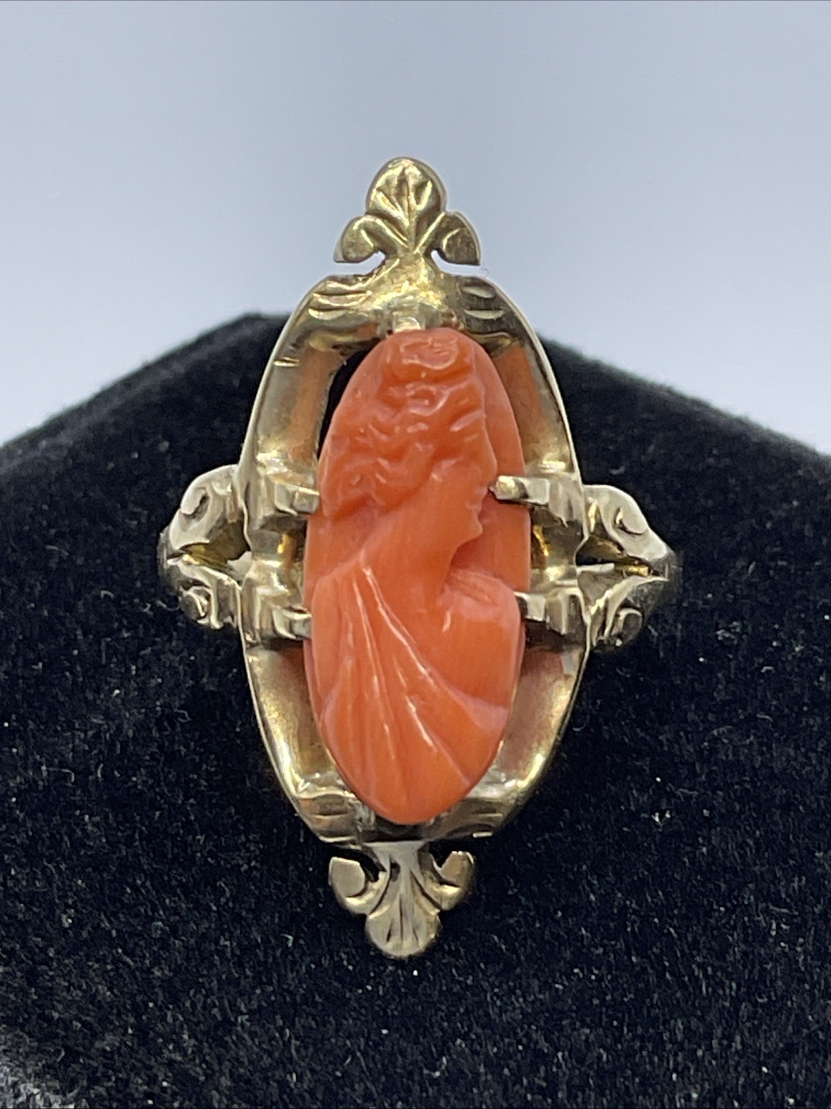 ANTIQUE HANDMADE Solid 9K Yellow Gold Carved Cora… - image 13