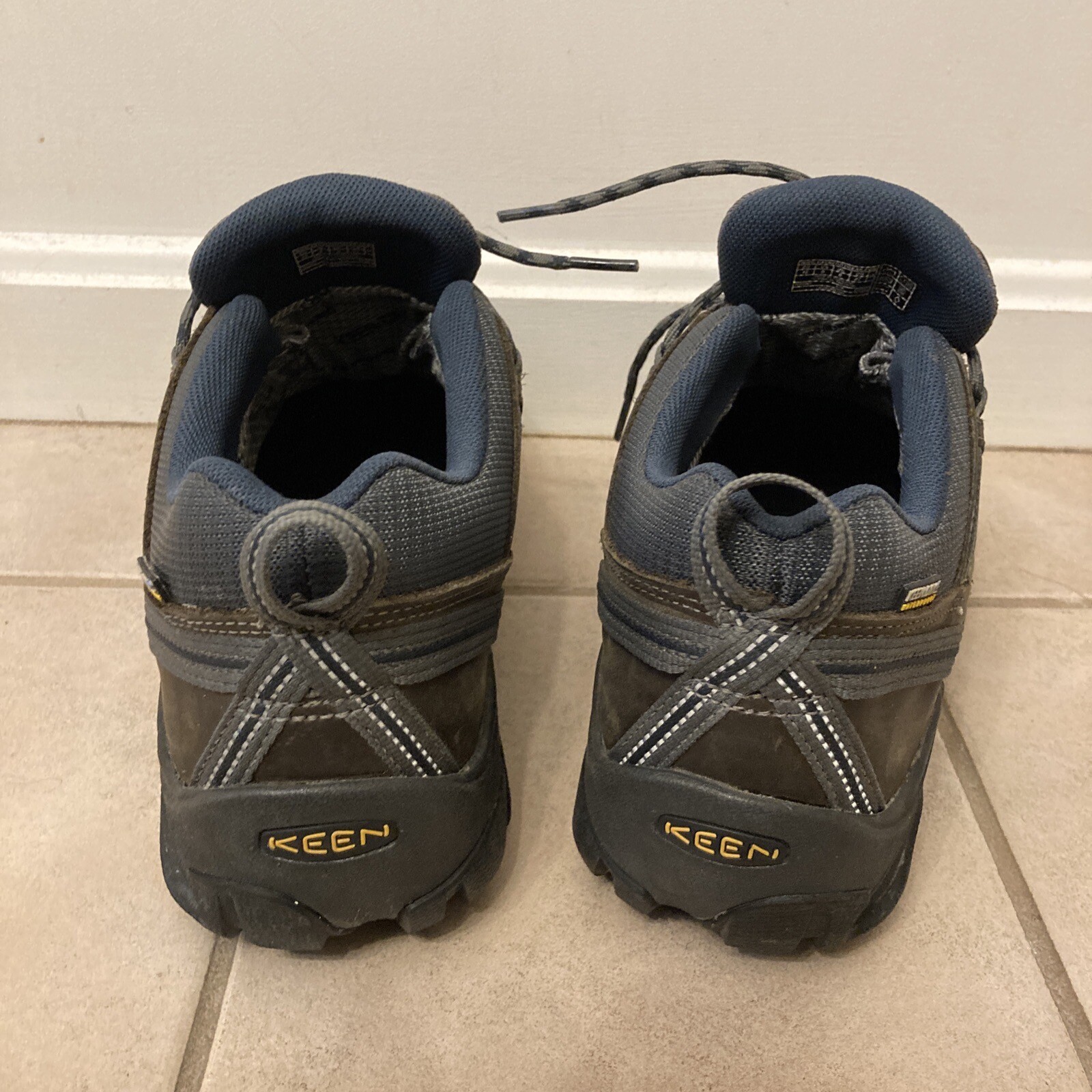 Scarpe da trekking Keen stivali 1002363 uomo taglia US 9 marroni ottime $145