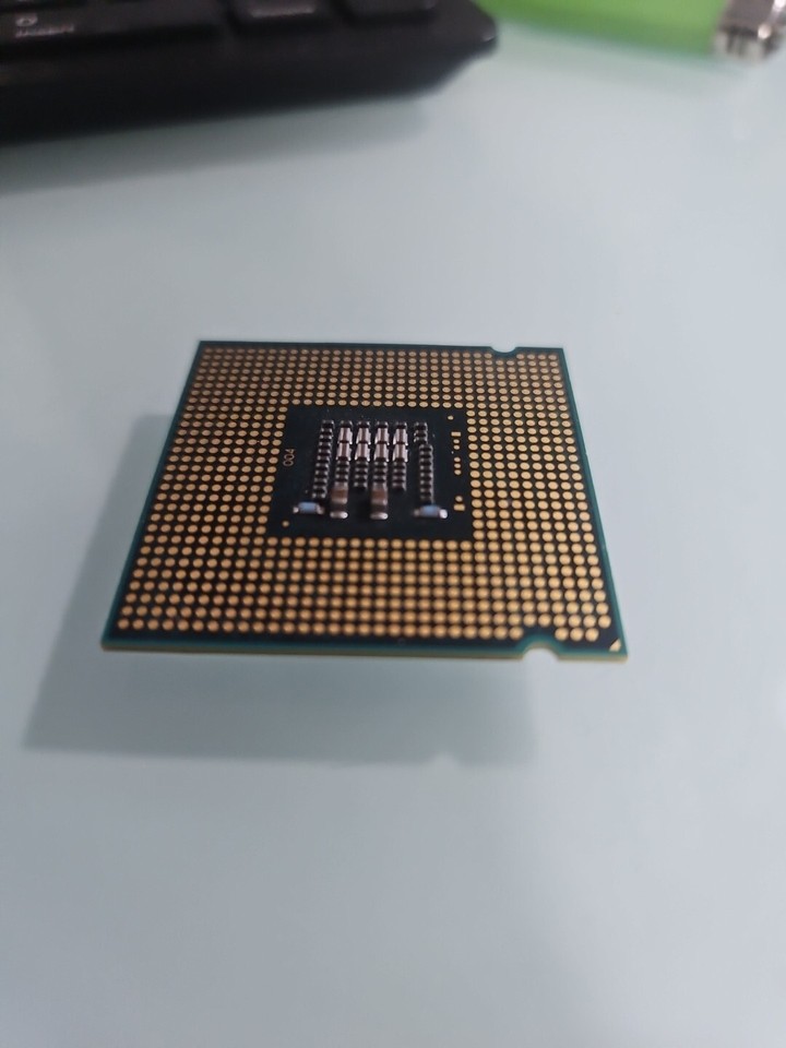 Intel Pentium Dual-Core E5300 2.6 GHz / 2MB / 800 MHz LGA775 Processor ...