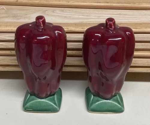 Vintage McCoy Burgundy & Green PEPPER Salt & Pepper Shaker Set 3 & 4 Holes MCM