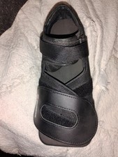 Breg Ankle Brace and Padding Right Medium Black Model