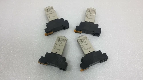 Omron H3Y-2 Timer Relays w/ Socket (Lot of 4)