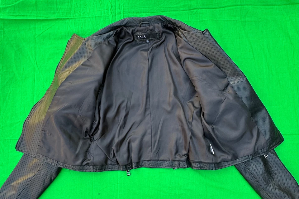 Chaqueta de cuero negra para mujer Fade To Blue talla M. Foto 4 de 4