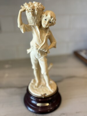 Giuseppe G Armani Capodimonte Italian Figurine ''Boy with Grapes'' 1982 Florence