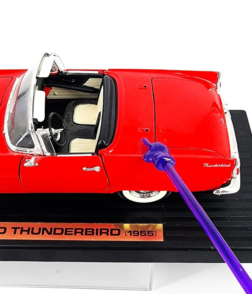 Ford Thunderbird 1955 Road Legends escala 1/18 fundido a presión rojo negro blanco en base Foto 4 de 4