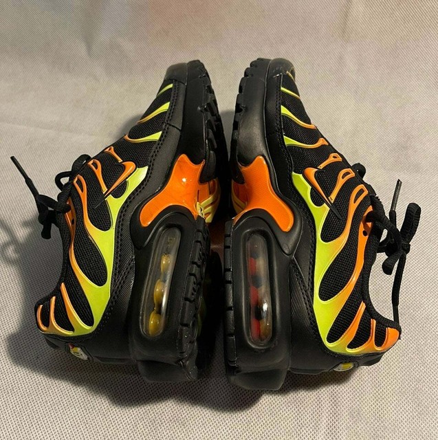 black volt total orange air max plus