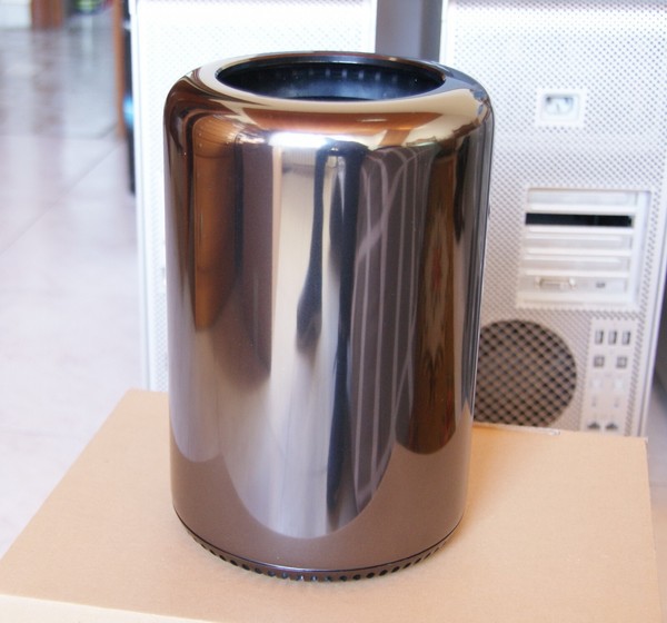 Apple Mac Pro 6,1 2013, 12 Core 2.7Ghz, D700, 64GB RAM 1866mhz, 2TB SSD