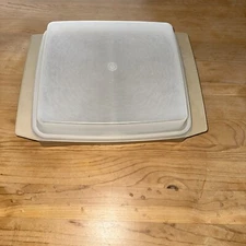 VTG Tupperware Deviled Egg Keeper Carrier Container 723-1 Almond Beige No Trays