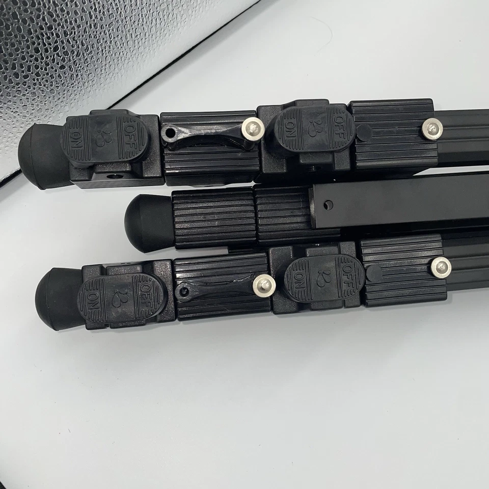 Winsor & Newton Tripod Artist Field Adjustable Aluminum Stand  - Image 2 of 4