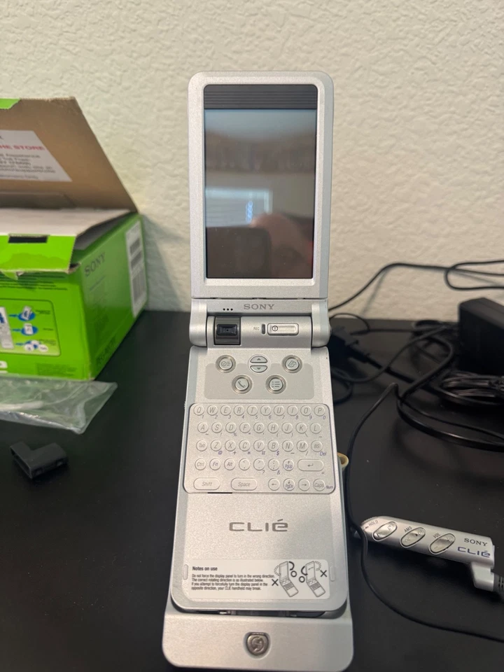 Vintage Sony Clie PEG-NX70V Personal Entertainment Organizer New Never Used - Image 3 of 4