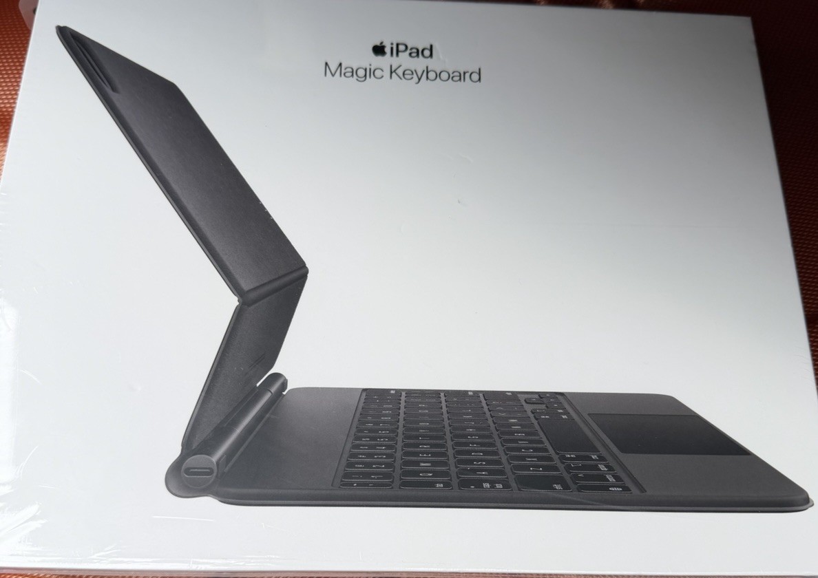 Apple Magic Keyboard For Apple iPad 11'' Black (MXQT2LL/A) for