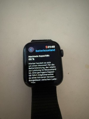 Apple Watch SE (1. Gen)   44 mm   GPS   Aluminium Schwarz / Mitternacht - A2352