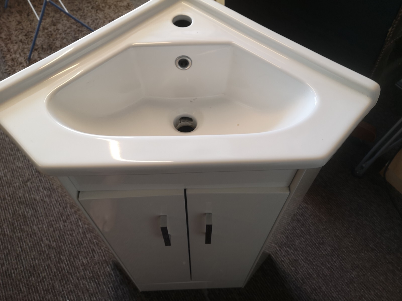 White Corner Bathroom Vanity Unit Freestanding with Ceramic Basin Sink