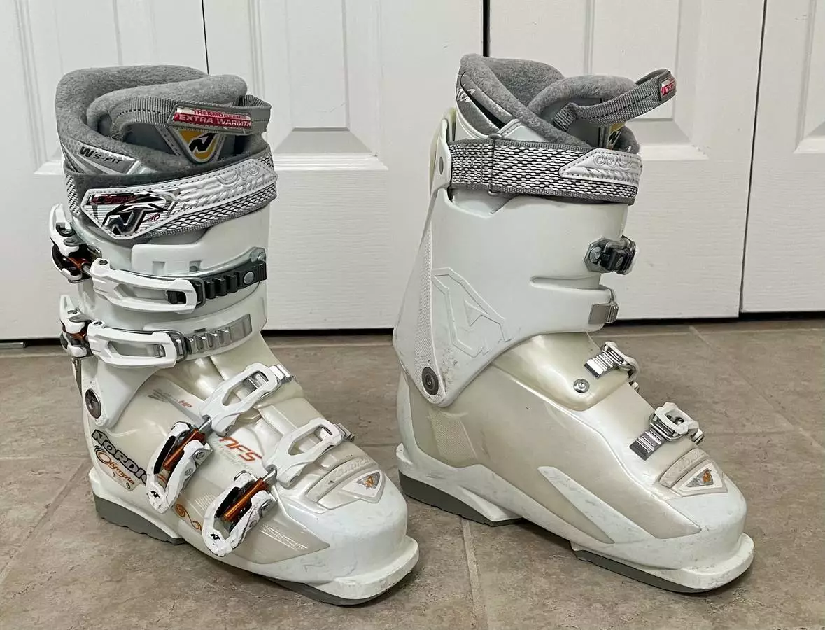 Ski shop mondo size