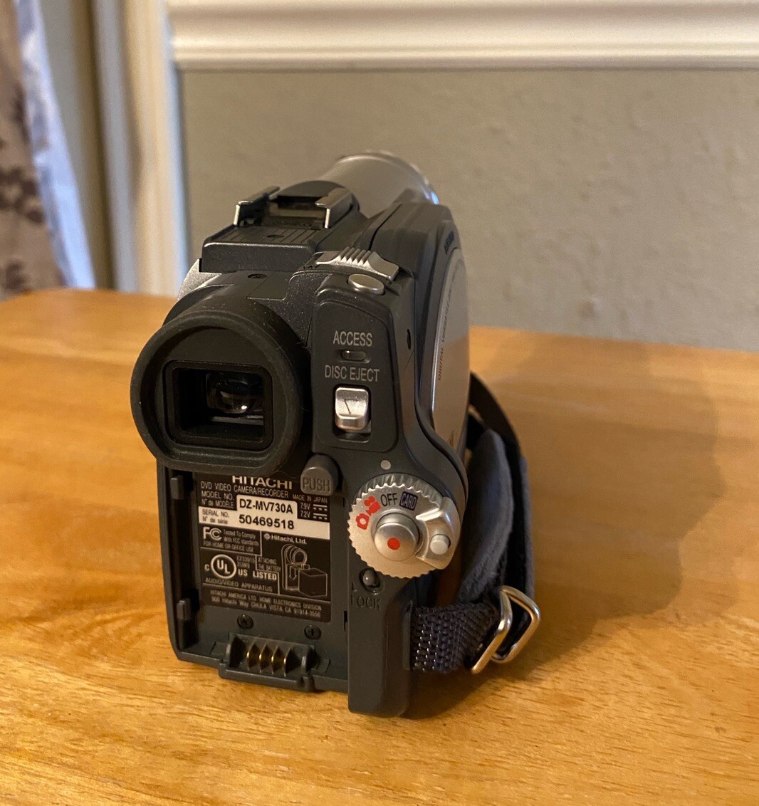 【7/19まで！】HITACHI DVD CAM メガピクセルCCD 240倍 Vintage Collectible HITACHI DVD CAM 16X Optical Zoom 240X