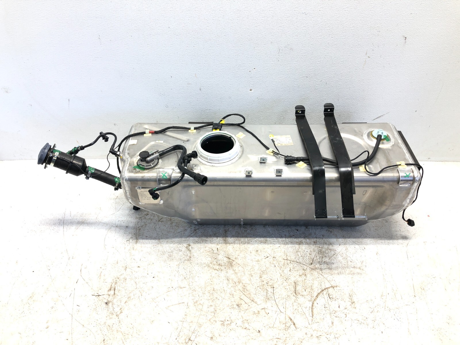 2008-2018 MASERATI GRANTURISMO S M145 FUEL GAS TANK RESERVOIR W/ FILLER NECK OEM