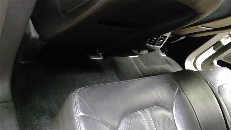 2013 13 Lincoln MKX Interior Floor Carpet Black 81990 - Image 3 of 4