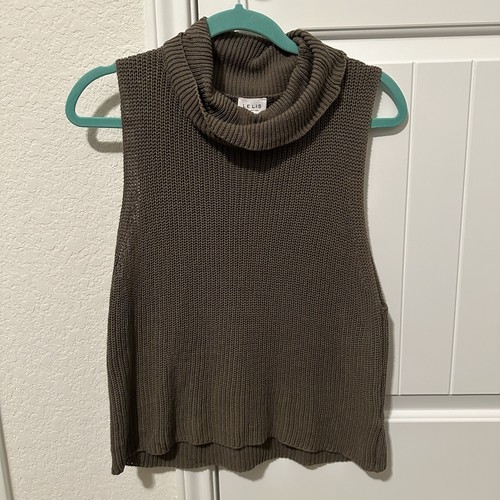 Le Lis Collection Turtleneck Sweater Tank