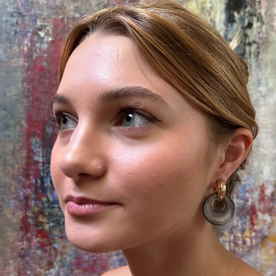 Solid 14K Gold Ridged Hoops (13g) w Omega Clips & Posts + Optional MoP Drops Foto 3 de 4