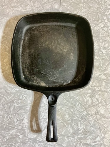 Wagner Ware Cast Iron Square Skillet/Griddle, Handle w/ Thumb Made in 