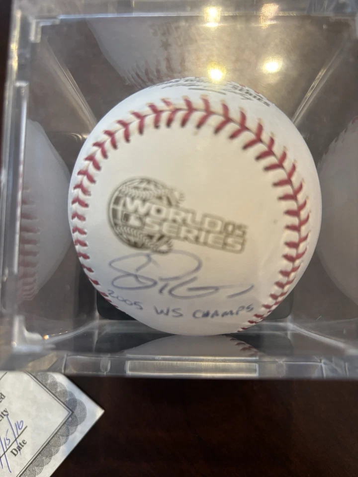 Scott Podsednik Assinado 2005 WS Ball”2005 WS Champs” Certificado E Estojo - Imagem 2 de 4