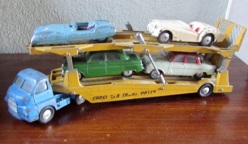 CORGI TOYS VINTAGE ANNI 50 BISARCA CARRIMORE 4 MODELLI COLORE RARO SOLO 1 SERI - Immagine 4 di 4