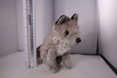 Bass Pro Shops Critter Callers Wild Plush 7  Toy  Howling  Works Gray Wolf
