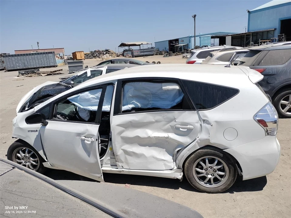 Volante Toyota Prius V 2012 Foto 3 de 4