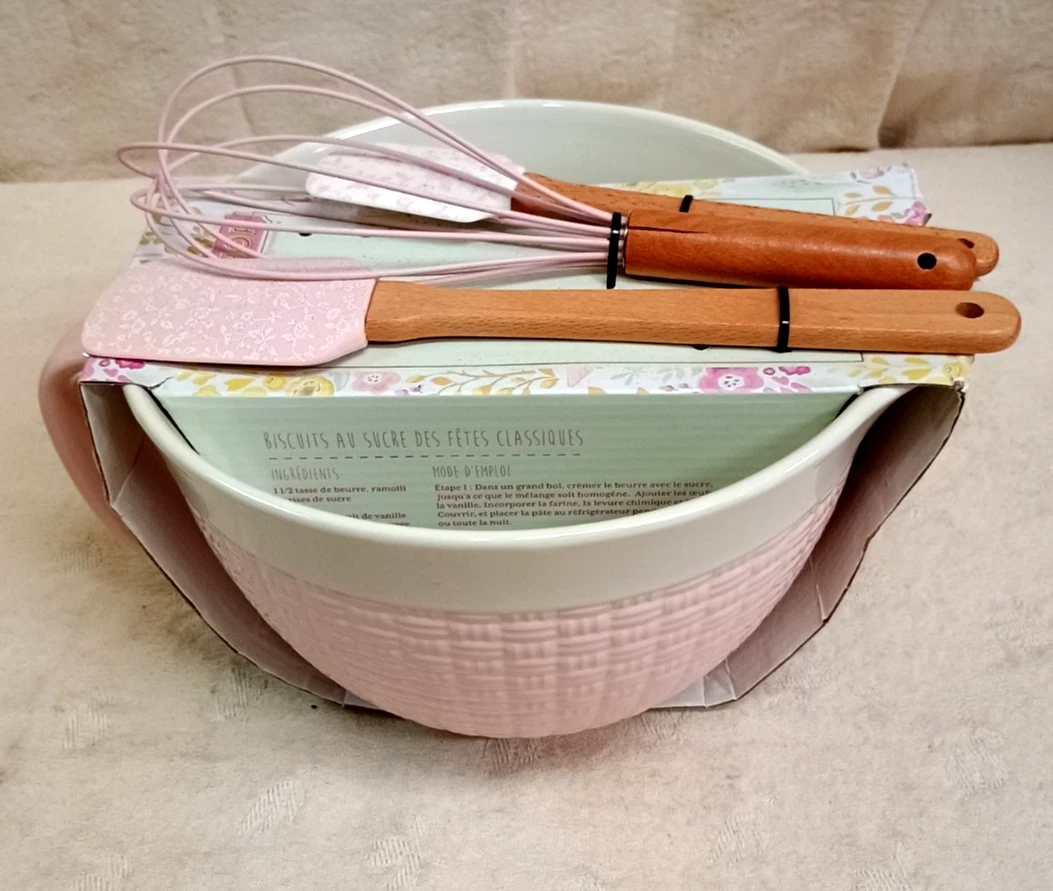 NEW CUTE Pink Handled Mixing Bowl Set BakeShop, 4pc set Cottage Core Shabby Chic
