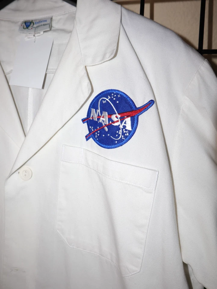 NASA 实验室外套 - 华纳兄弟衣柜 - 2 种尺寸 - 服装 — 第 2/4 张图片
