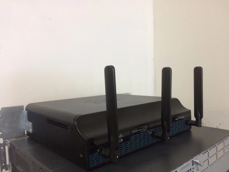 CISCO 1941W-A/K9 GIGABIT SECURITY Wireless ROUTER 1941W-A-N-SEC/K9 802.11a/b/g/n - Image 4 of 4