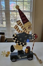 Vintage handgefertigter & bemalter Weihnachts-Schneemann aus Holz auf einem Roller "TIS THE SEASON