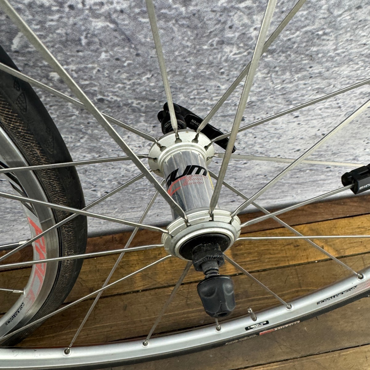 Mavic Aksium Race Wheel Set 700c Vintage 20h 20 Clincher 8s 9s 10s