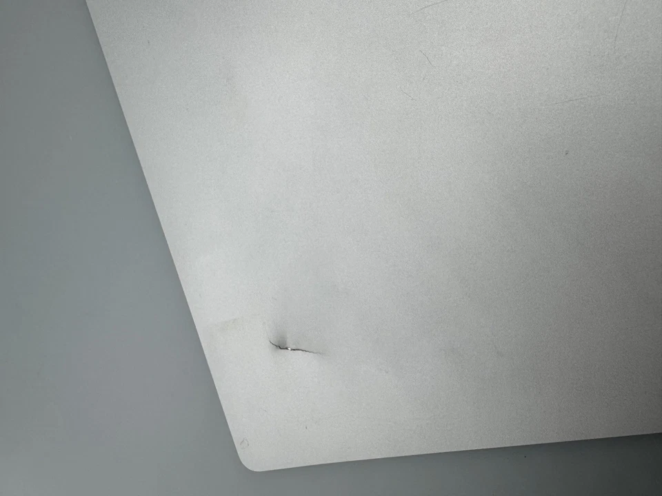 Microsoft Surface Book 3 i5-1035G7 1.20GHz 8GB 256GB 13.5" Cracked screen - Image 4 of 4