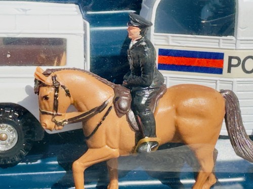 Corgi Mounted Police Set No. 44 - Picture 2 of 8