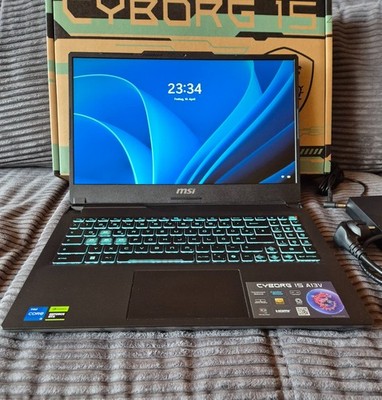 MSI Cyborg 15 Gaming Laptop 15,6 Zoll 144Hz RTX4050  i5-13.Gen 16GB 512GB WIN 11