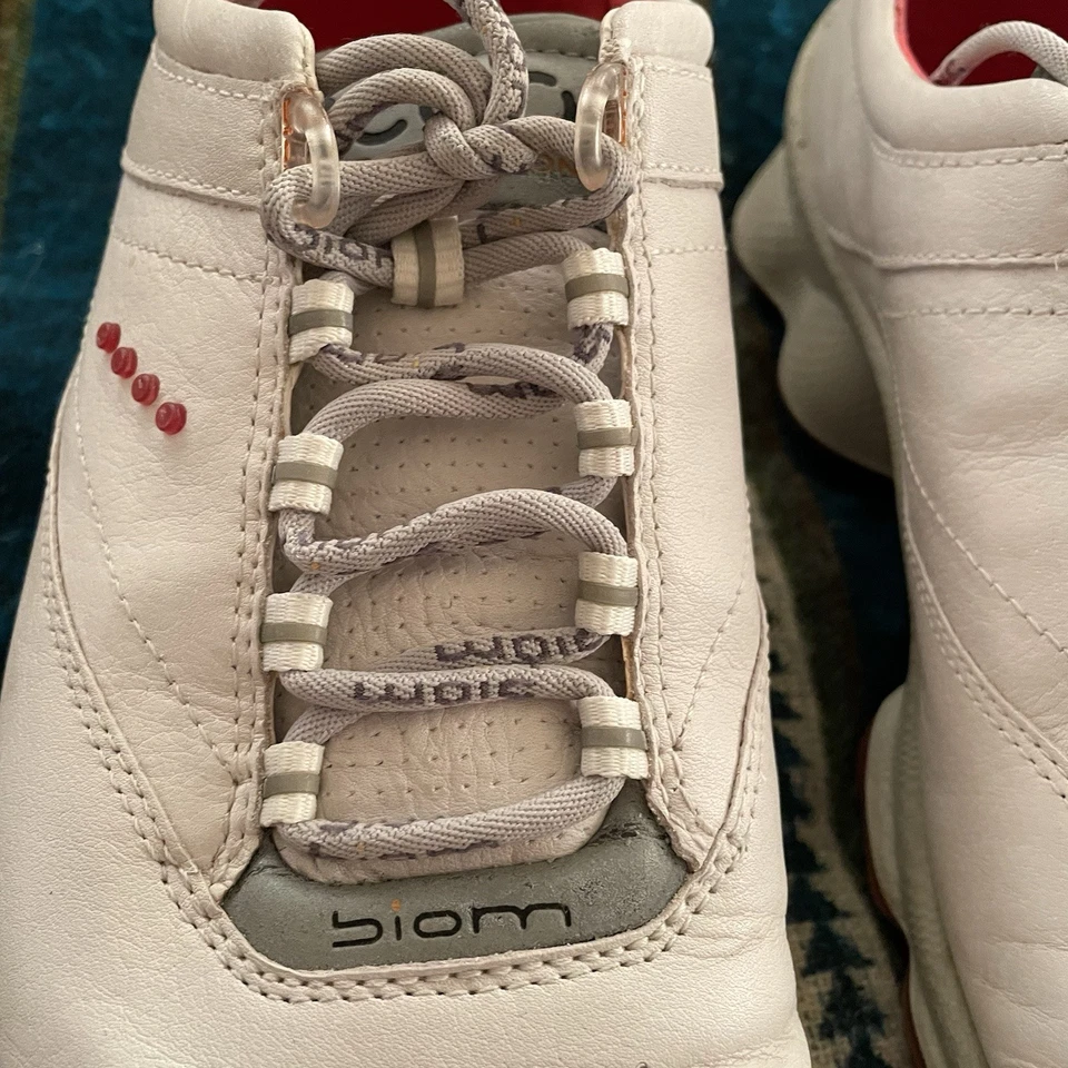 ECCO Biom 女式 8 码 EU38 高尔夫鞋白色皮革带钉 — 第 2/4 张图片